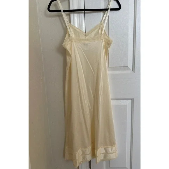 Vintage Full Slip Dress Cream Lace Trim Adjustable Strap Lingerie‎ - Picture 3 of 5